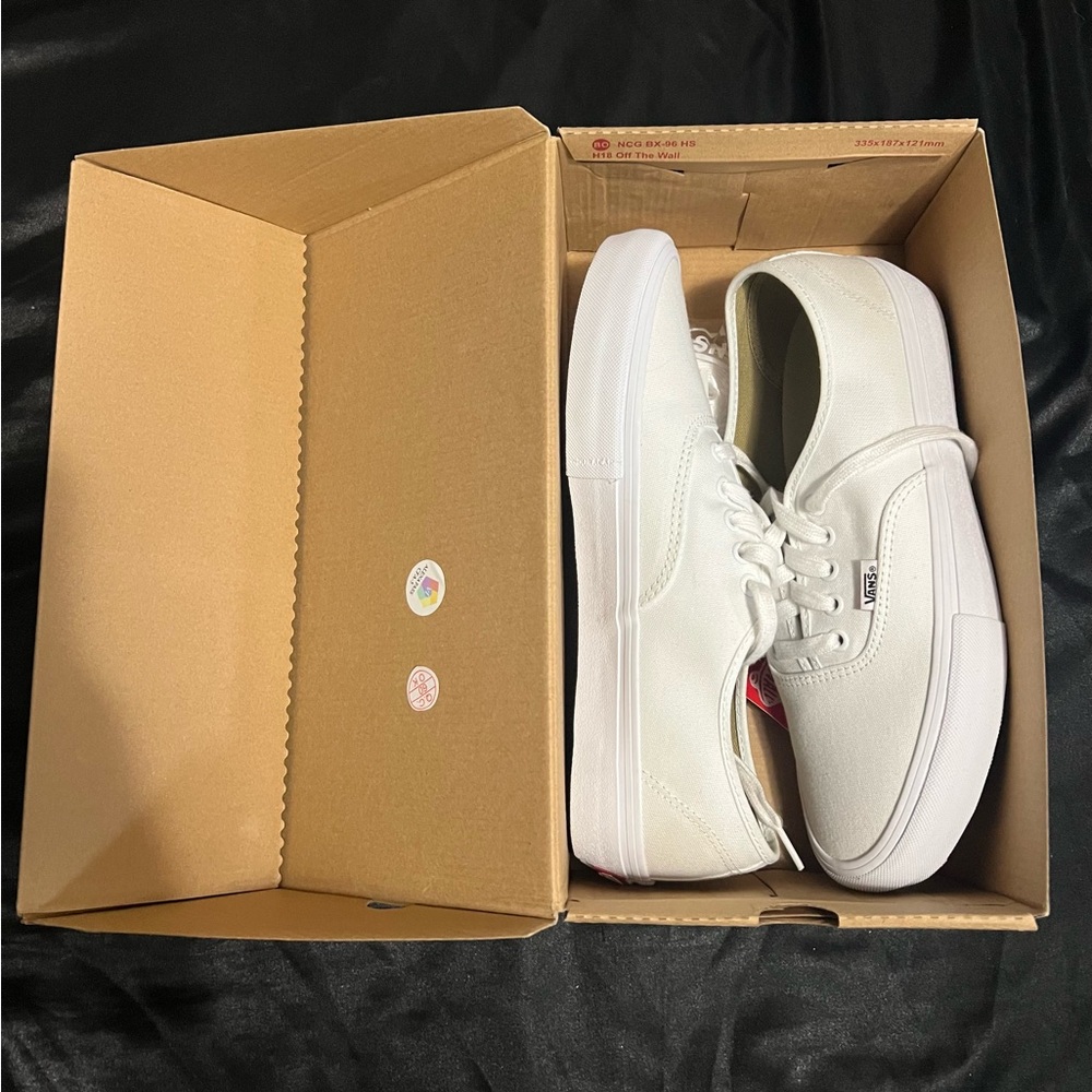Vans Men's Classic White Sneakers